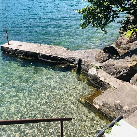 Appartamento Snug In With Balcony Or Terrace Dervio
