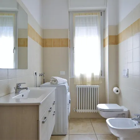 Snug In With Balcony Or Terrace *