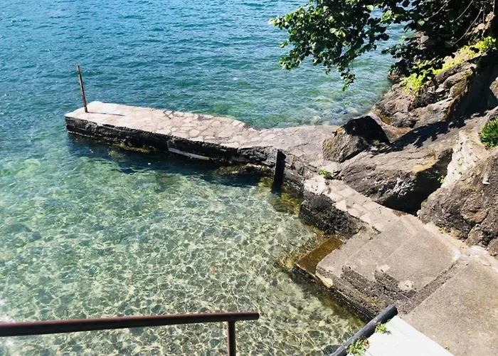 Appartamento Snug In With Balcony Or Terrace Dervio